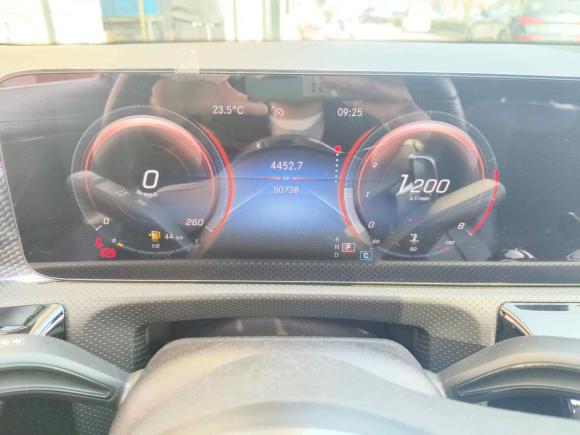 [南通·苏U] 二手奔驰奔驰A级2020款 改款 A 200 L 运动轿车时尚型