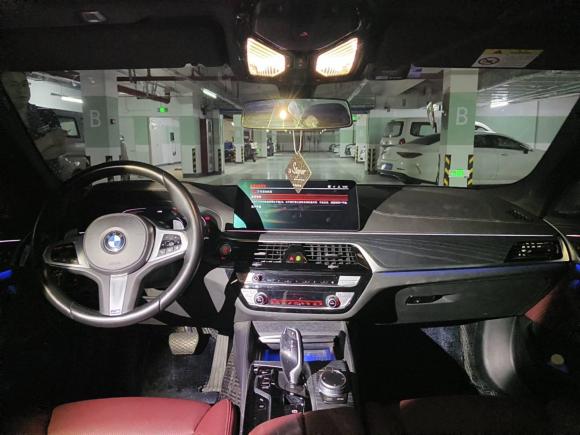 [苏州·苏U] 二手宝马宝马5系2022款 改款 530Li 尊享型 M运动套装