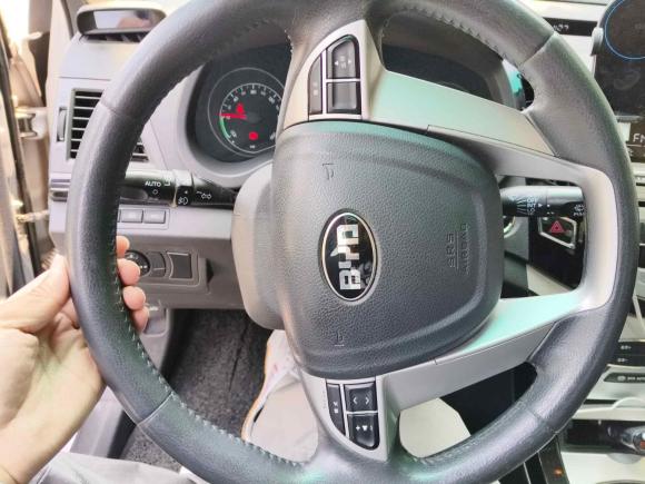 [南京·苏A] 二手比亚迪比亚迪e52016款 300 舒适型