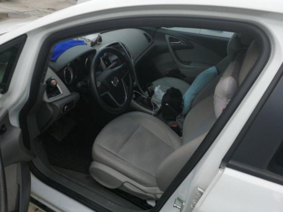 [上海·沪C] 二手别克英朗2014款 XT 1.6L 手动进取版