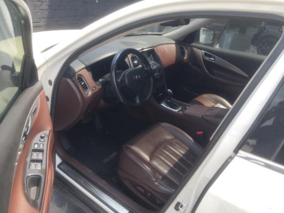 [佛山·粤E] 二手英菲尼迪英菲尼迪QX502013款 2.5L 两驱优雅版