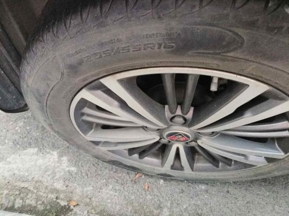 [成都·川A] 二手荣威荣威i52019款 1.5L 自动4G互联朗豪版