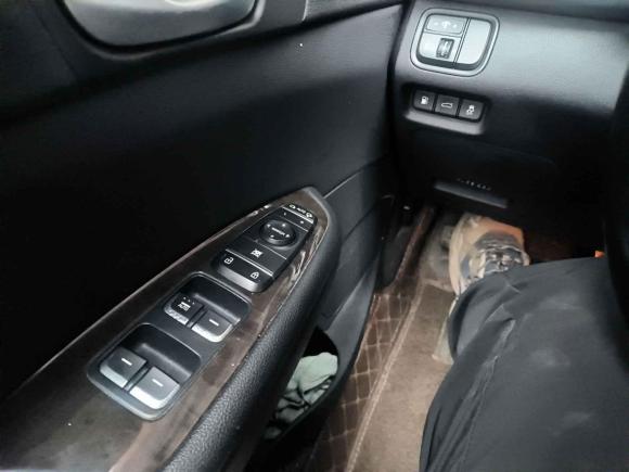 [广州·赣D] 二手起亚起亚K52016款 2.0L 自动LUX