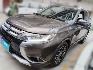 三菱欧蓝德2018款 2.0L 两驱荣耀版 5座