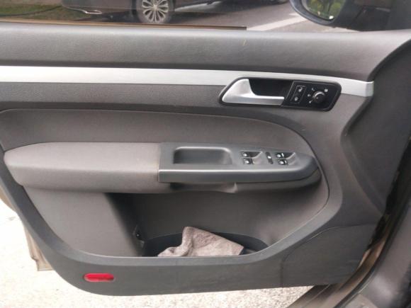 [上海·苏F] 二手大众途安2015款 1.4T 手动风尚版5座