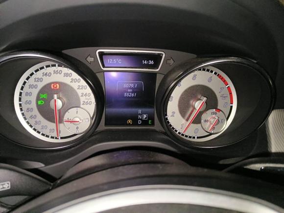 [上海·沪B] 二手奔驰奔驰GLA2015款 GLA 220 4MATIC 时尚型