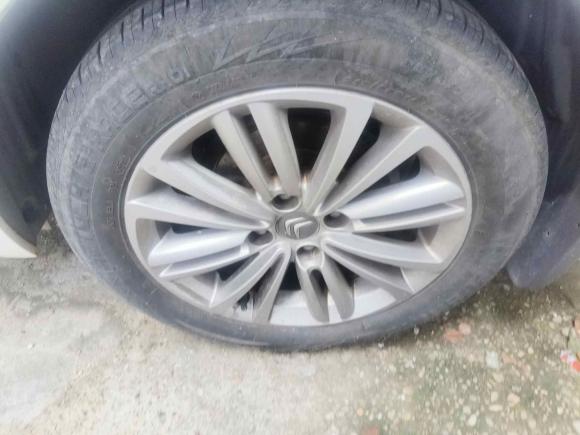 [南昌·贵A] 二手雪铁龙雪铁龙C4L2015款 1.8L 自动尊贵版