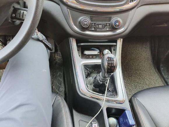 [青岛·鲁B] 二手宝骏宝骏5602016款 1.5T 手动精英型