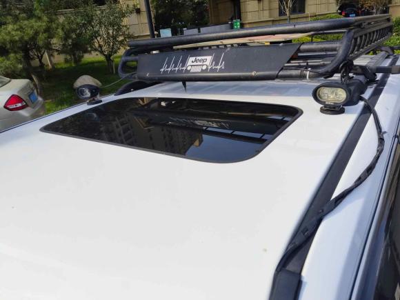 [济南·鲁A] 二手Jeep自由客2012款 2.4 运动版