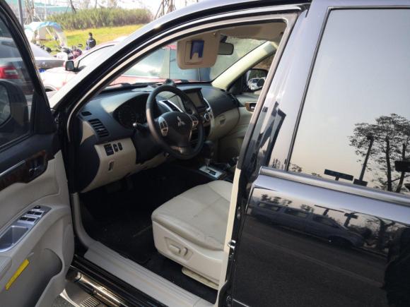 [成都·川G] 二手三菱帕杰罗·劲畅2013款 3.0L 自动四驱旗舰版