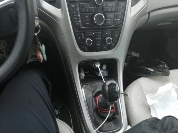 [上海·沪C] 二手别克英朗2014款 XT 1.6L 手动进取版