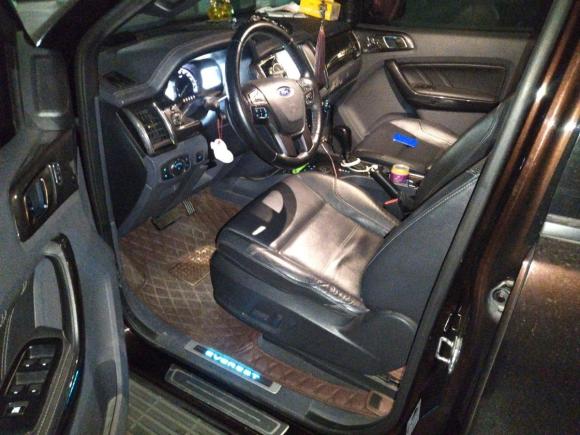 [南京·苏A] 二手福特撼路者2016款 2.0T 汽油自动四驱旗舰版