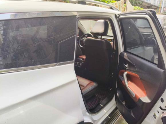 [成都·川K] 二手北汽幻速北汽幻速S32016款 S3L 1.5L 手动尊贵型