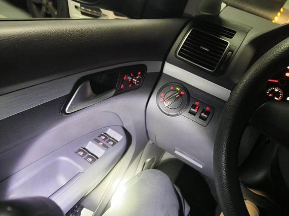 [上海·沪B] 二手大众途安2015款 1.4T DSG舒适版5座