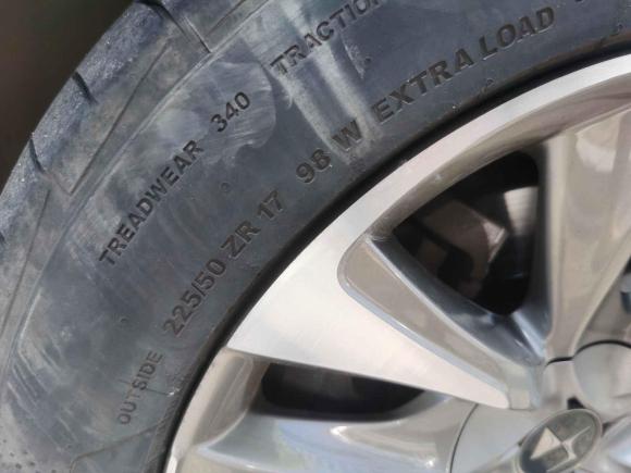 [杭州·浙A] 二手DSDS 52013款 1.6T 豪华版THP160