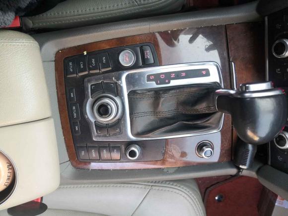 [青岛·鲁B] 二手奥迪奥迪Q72012款 3.0 TFSI 进取型(200kW)