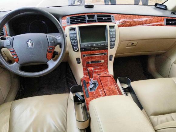[济南·鲁A] 二手丰田皇冠2005款 3.0L Royal Saloon