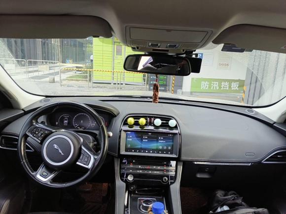 [广州·粤A] 二手捷豹捷豹F-PACE2016款 2.0T 两驱R-Sport运动版