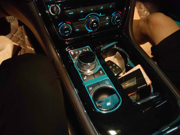 [成都·川A] 二手捷豹捷豹XJ2015款 XJL 3.0 SC 典雅商务80周年典藏版