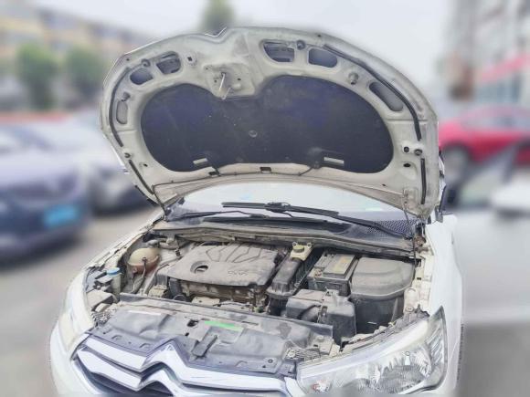 [西安·陕A] 二手雪铁龙世嘉2016款 经典 三厢 1.6L 手动科技版