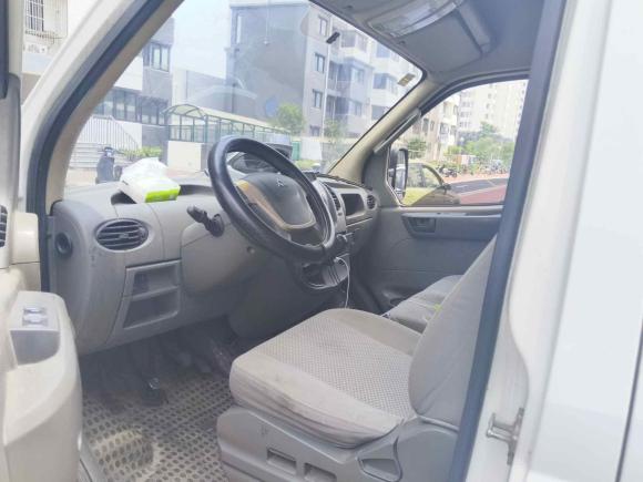 [无锡·苏B] 二手上汽大通MAXUS新途V802014款 2.5T 傲运通短轴中顶