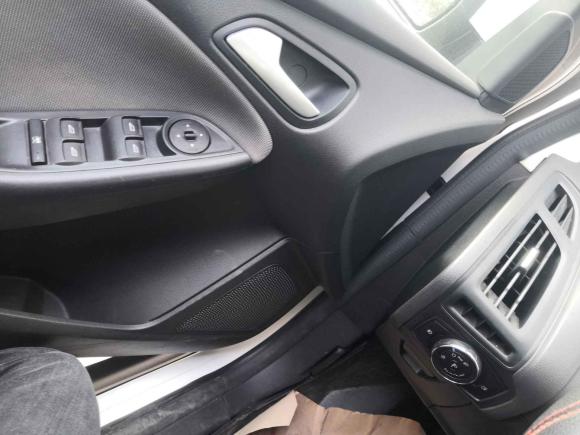 [成都·川A] 二手福特福克斯2012款 两厢 1.6L 自动舒适型