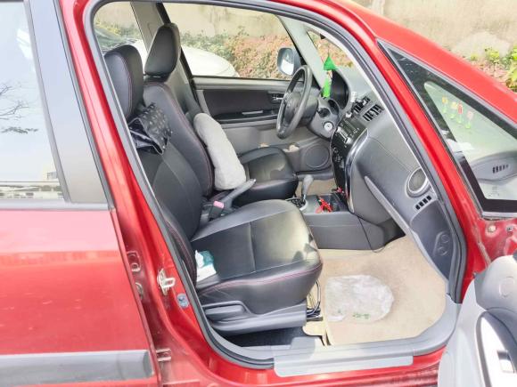 [南京·苏A] 二手铃木天语 SX42011款 两厢 1.6L 自动灵动型