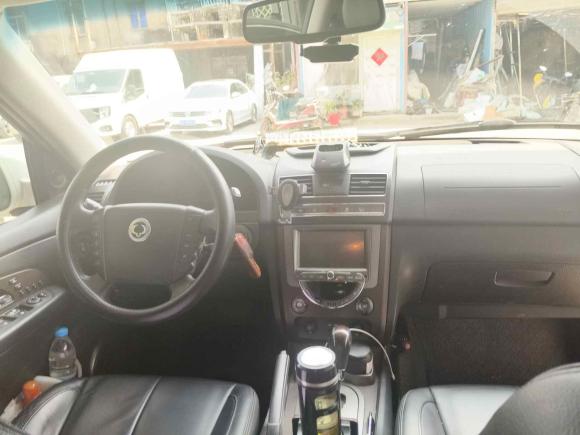 [上海·沪A] 二手双龙雷斯特W2014款 2.0T 四驱豪华导航版7座