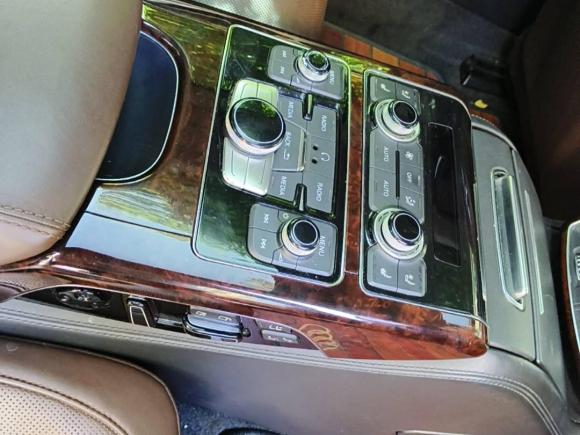 [武汉·鄂A] 二手奥迪奥迪A82013款 A8L 50 TFSI quattro豪华型