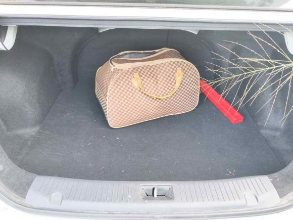 [深圳·粤F] 二手长安逸动2016款 1.6L 手动风尚型