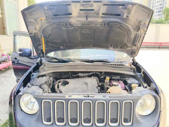 [佛山·粤E] 二手Jeep自由侠2018款 互联大屏版 180T 自动高能版