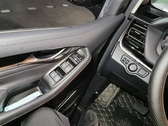 [成都·辽A] 二手上汽大通MAXUS大通G202021款 PLUS 2.0T 汽油自动豪华版