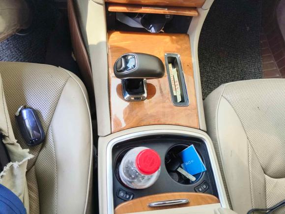 [广州·粤Y] 二手克莱斯勒克莱斯勒300C2013款 3.6L 尊适版