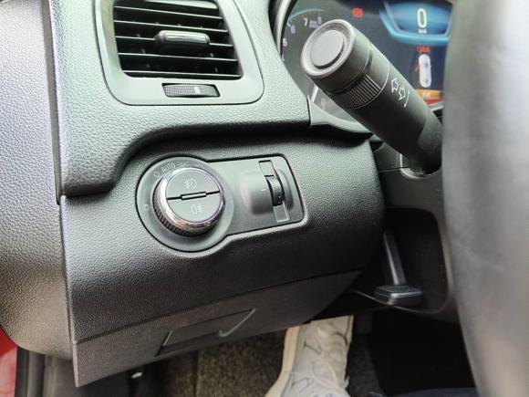 [武汉·鄂A] 二手别克君威2014款 2.4L SIDI豪华时尚型