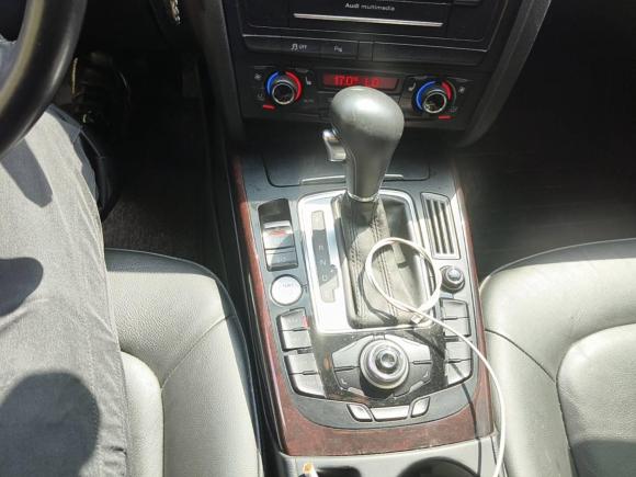 [上海·鲁Q] 二手奥迪奥迪A4L2012款 2.0 TFSI 自动技术型