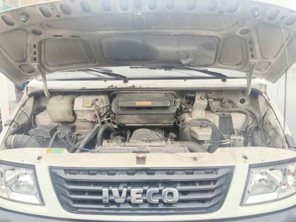 [上海·沪J] 二手依维柯依维柯得意2017款 2.5T A35客车5-7座47Z5