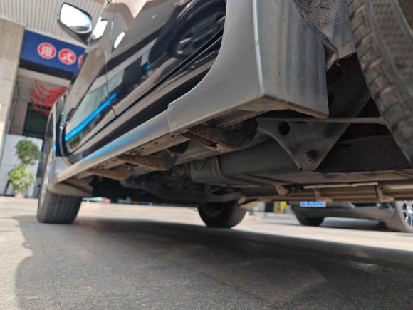 [广州·粤A] 二手江铃驭胜S3502016款 2.0T 自动两驱汽油豪华版7座