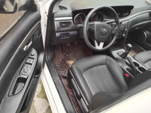 [南昌·赣A] 二手奔腾奔腾B502016款 1.6L 手动豪华型