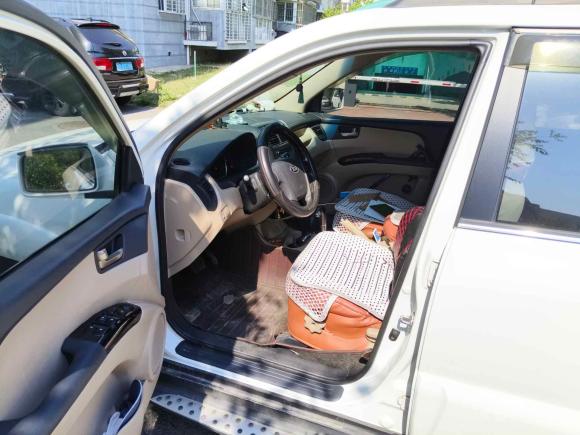 [青岛·鲁B] 二手起亚狮跑2013款 2.0L 自动两驱版GL