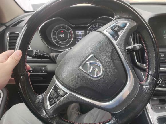 [杭州·浙A] 二手宝骏宝骏5602015款 1.8L 手动豪华型