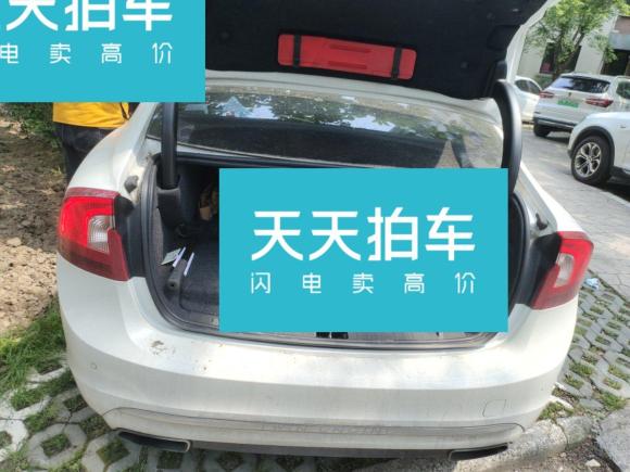 [上海·沪A] 二手沃尔沃沃尔沃S60新能源2015款 S60L E驱混动 T6智驭版