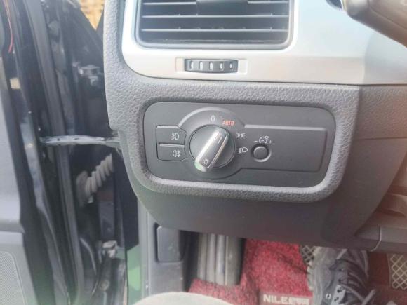 [上海·沪G] 二手大众途锐2011款 3.0TSI 舒适型