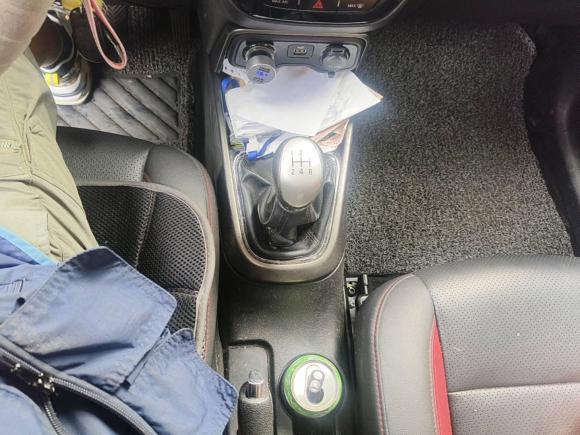 [上海·皖J] 二手长安长安CS152016款 1.5L 手动时尚版