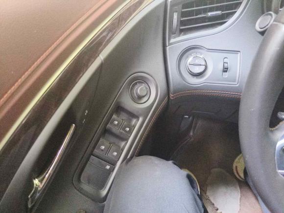 [武汉·鄂A] 二手别克君越2013款 2.4L SIDI精英舒适型