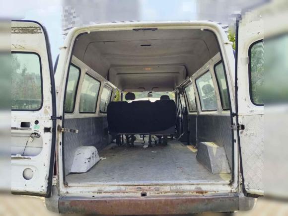 [武汉·鄂A] 二手福特经典全顺2015款 2.8T柴油多功能车长轴6座中顶JX493ZLQ4