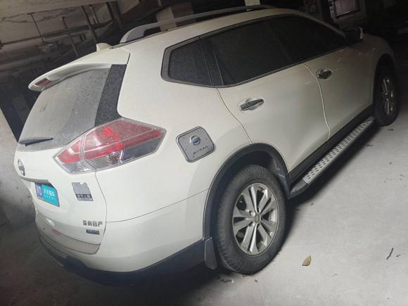 [无锡·苏B] 二手日产奇骏2014款 2.0L CVT舒适版 2WD