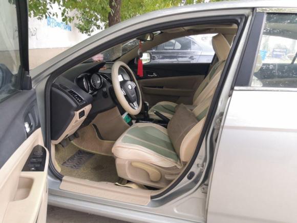 [无锡·苏B] 二手奔腾奔腾B502013款 1.6L 手动豪华型