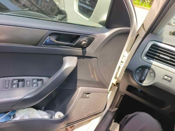 [上海·陕F] 二手大众桑塔纳2015款 1.6L 手动舒适版