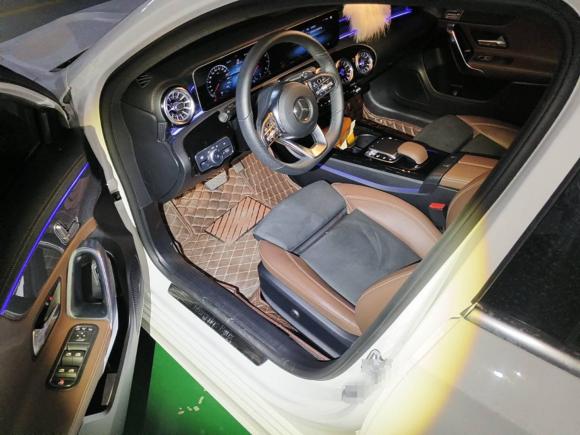 [杭州·苏A] 二手奔驰奔驰A级2019款 A 200 L 运动轿车