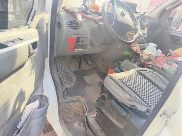 [济南·鲁A] 二手上汽大通MAXUS新途V802020款 2.5T AMT经典城配王短轴超低顶2/3座